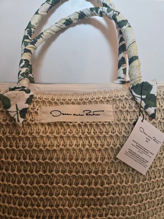 NWT Oscar Dela Renta Woven Cream Tote with Floral-Trim Handles - Picture 3 of 7